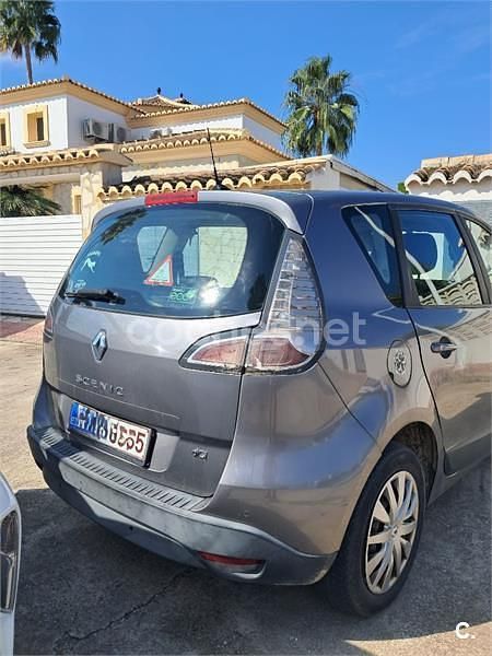 Usado Renault Scénic III Bose Edition 110 CV (80 kW) 2013 Gris / plata Monovolumen