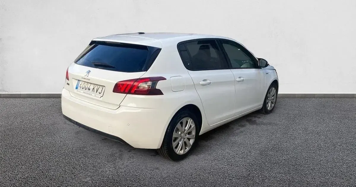 Usado Peugeot 308 Style 100 CV (73 kW) 2019