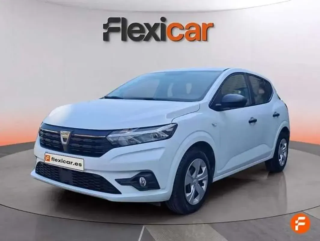 Usado Dacia Sandero Comfort 67 CV (49 kW) 2021 Blanco Utilitario