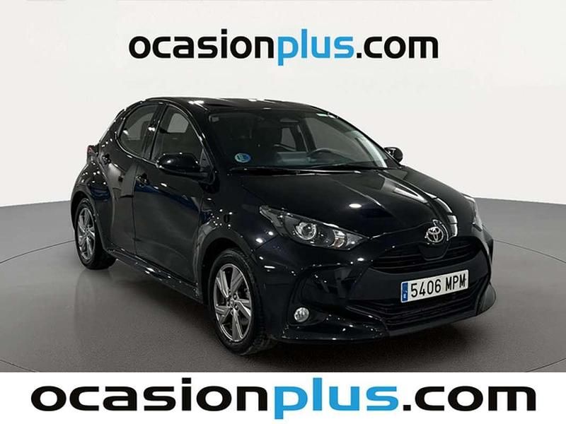 Usado Toyota Yaris Hybrid Active 116 CV (85 kW) 2024 Negro Utilitario