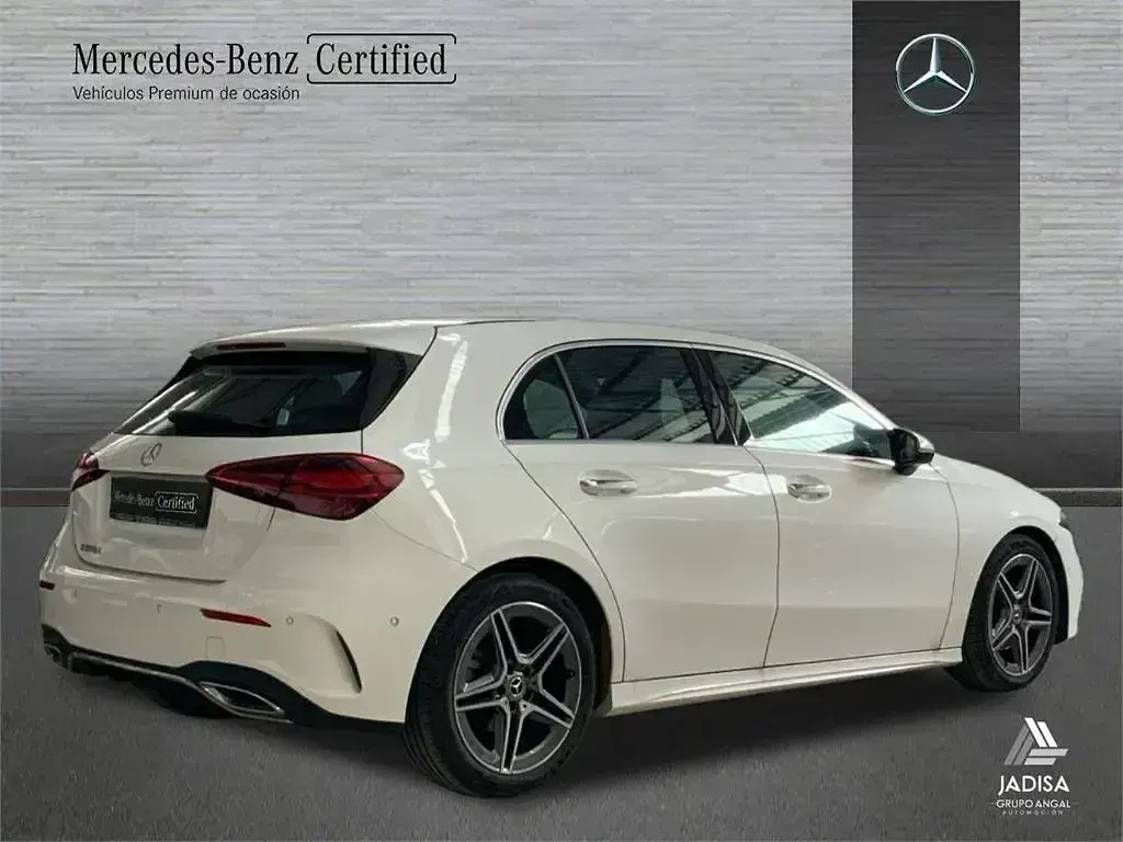 Usado Mercedes A180 116 CV (85 kW) 2024 Blanco Berlina