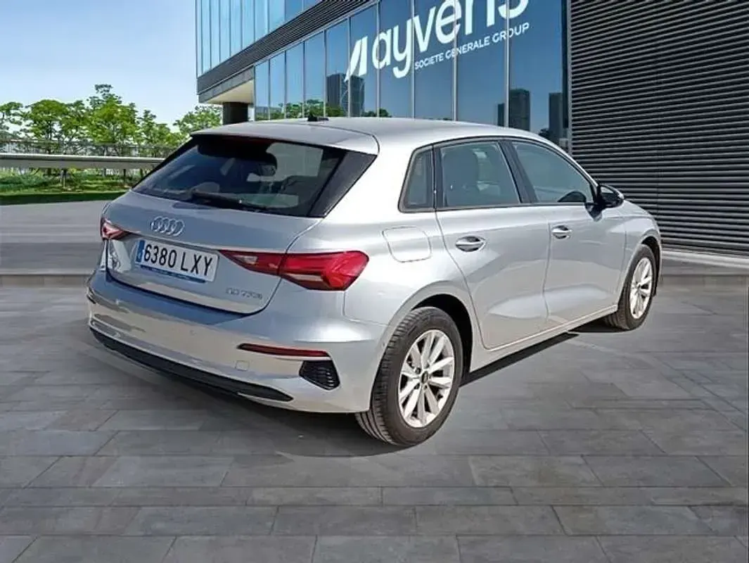 Usado Audi A3 Sportback Premium 116 CV (85 kW) 2022 Plateado Utilitario