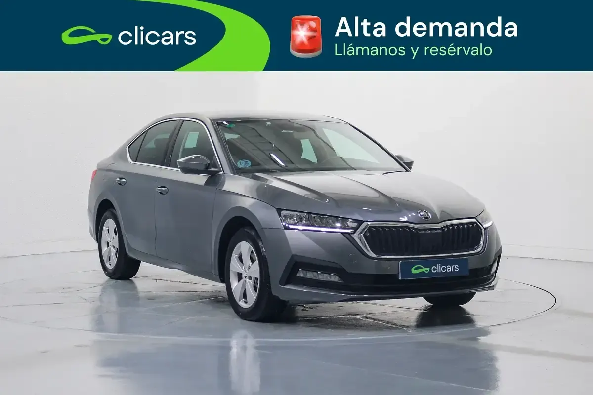 Usado Skoda Octavia Ambition 150 CV (110 kW) 2022 Gris Berlina