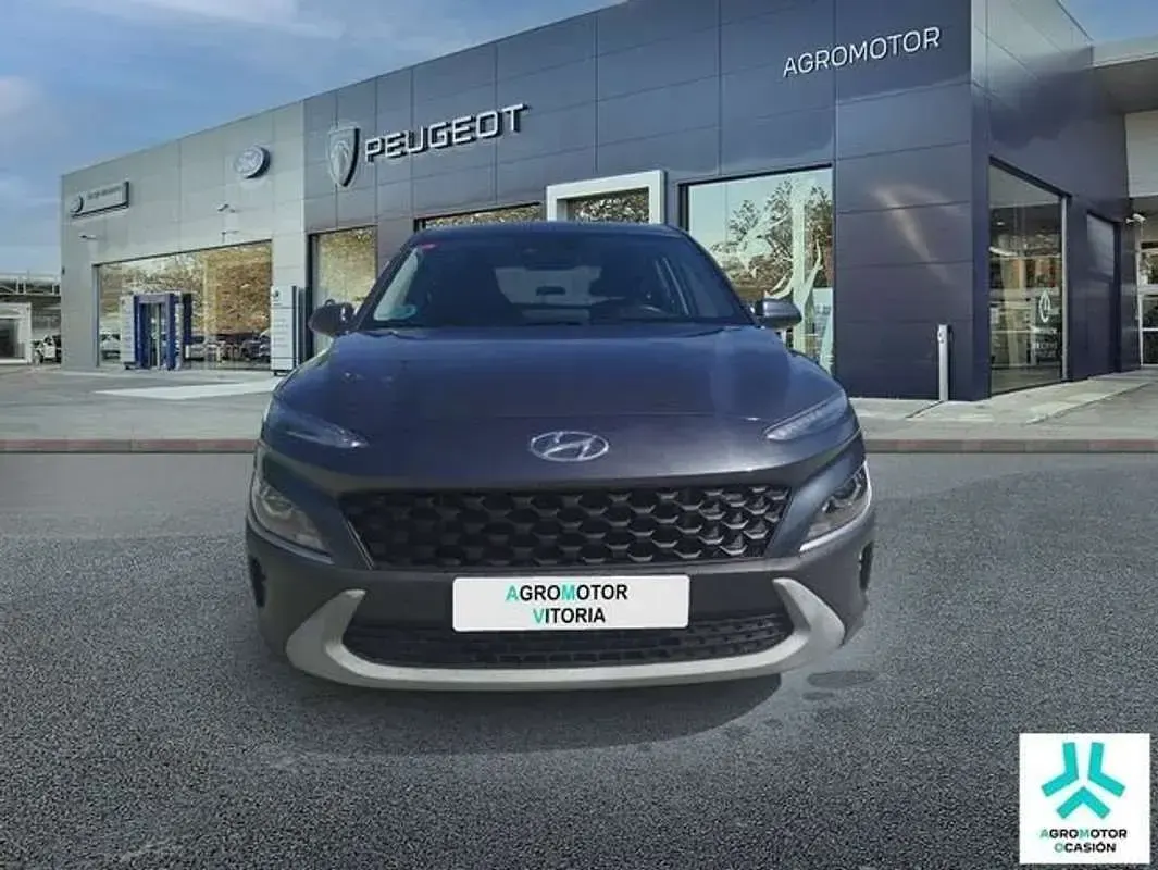 Usado Hyundai Kona 120 CV (88 kW) 2021 Gris SUV
