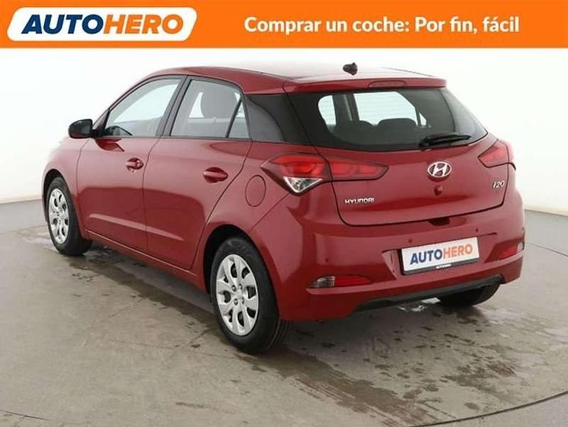 Usado Hyundai i20 85 CV (62 kW) 2018 Rojo Utilitario