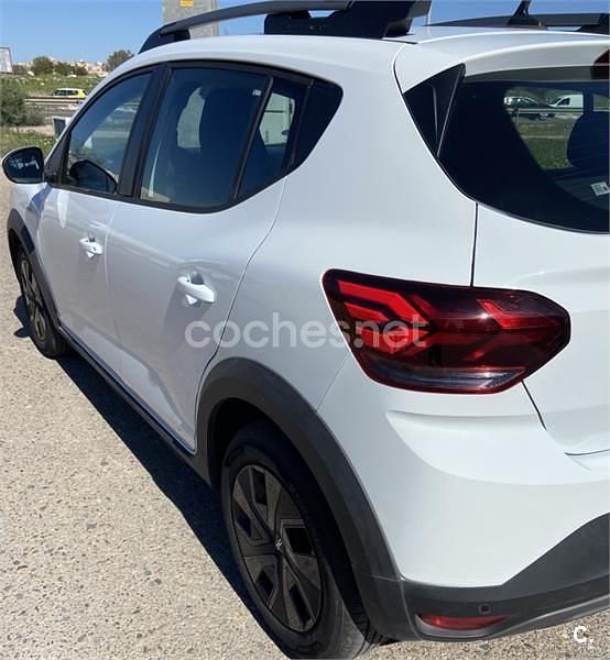 Usado Dacia Sandero Essentiel 101 CV (74 kW) 2024 Blanco Berlina