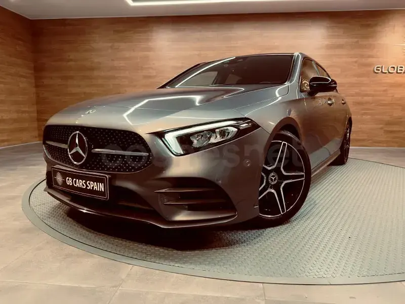 Usado Mercedes A180 136 CV (100 kW) 2019 Gris / plata Berlina