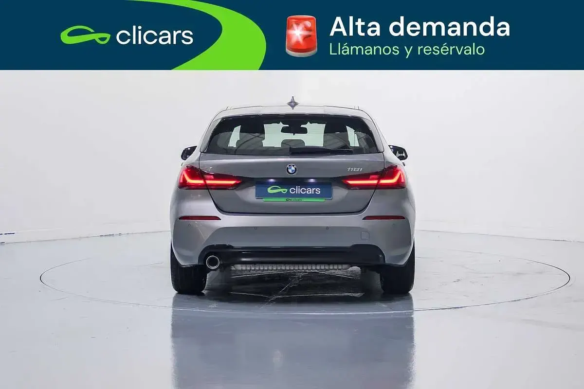 Occasion BMW 118 Sport Line 136 PK (100 kW) 2023 Zilver Hatchback