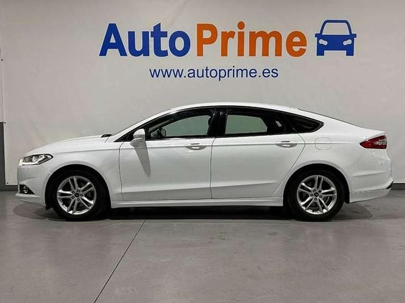Usado Ford Mondeo Titanium 150 CV (110 kW) 2015 Blanco Berlina