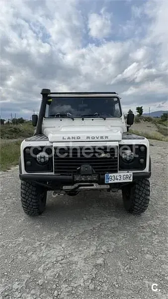 Usado Land Rover Defender S 122 CV (89 kW) 2009 Blanco Familiar