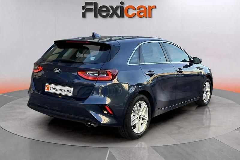 Usado Kia Ceed 140 CV (102 kW) 2020 Azul Utilitario