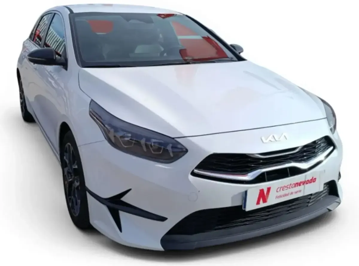 Usado Kia Ceed Style 101 CV (74 kW) 2025 Blanco Utilitario