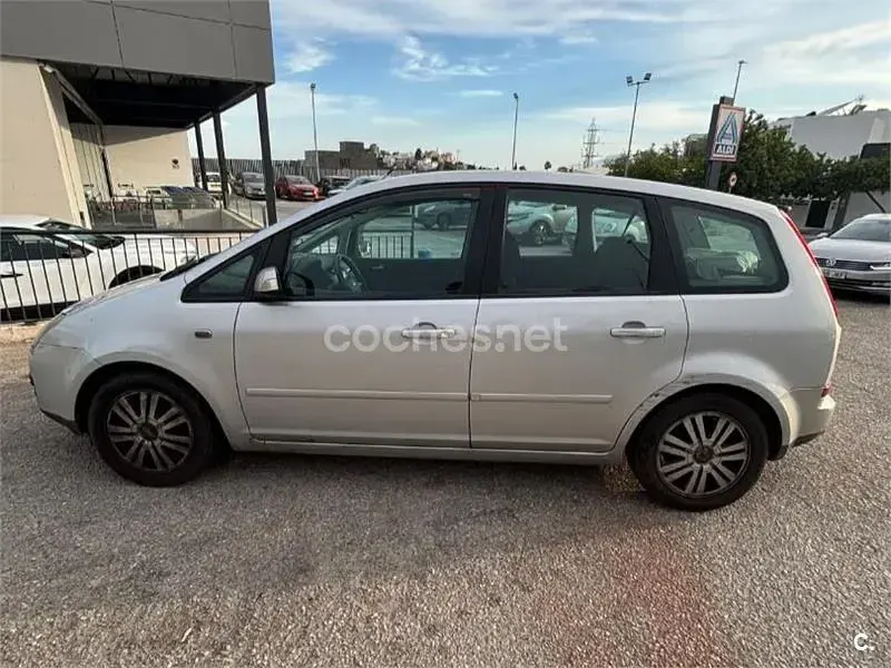Usado Ford C-MAX Ghia 136 CV (100 kW) 2004 Blanco Monovolumen