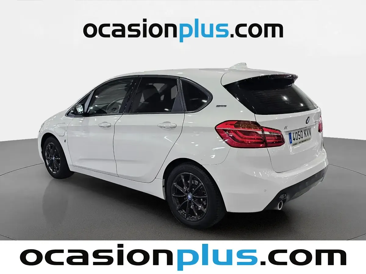 Usado BMW 225 Active Tourer iPerformance 224 CV (164 kW) 2019 Blanco Monovolumen