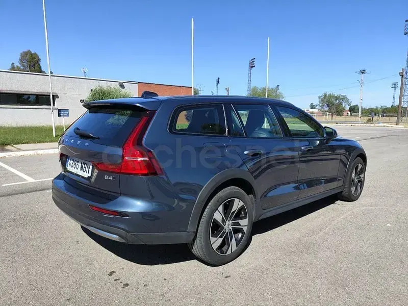 Usado Volvo V60 CC Ultimate 197 CV (144 kW) 2023 Azul Familiar