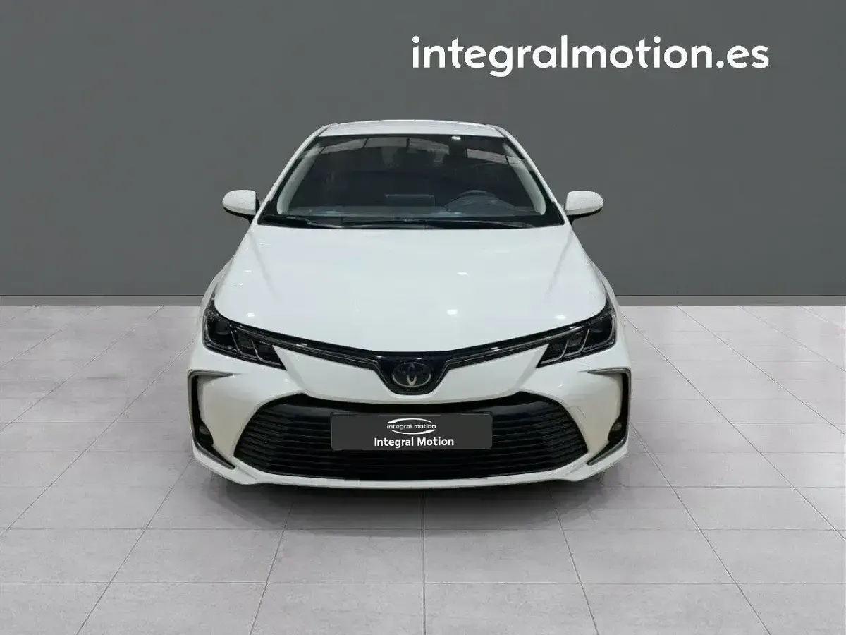 Usado Toyota Corolla Active 125 CV (91 kW) 2023 Blanco Berlina