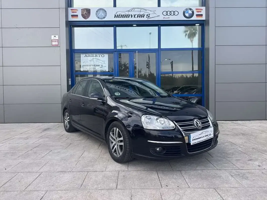 Usado VW Jetta Advance 140 CV (102 kW) 2007 Negro Berlina
