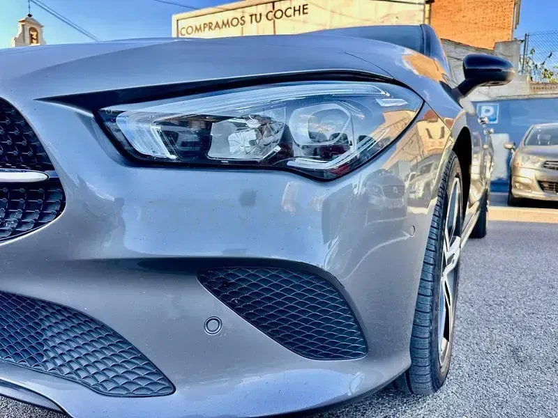 Usado Mercedes CLA220 Shooting Brake 190 CV (139 kW) 2020 Gris / plata Familiar