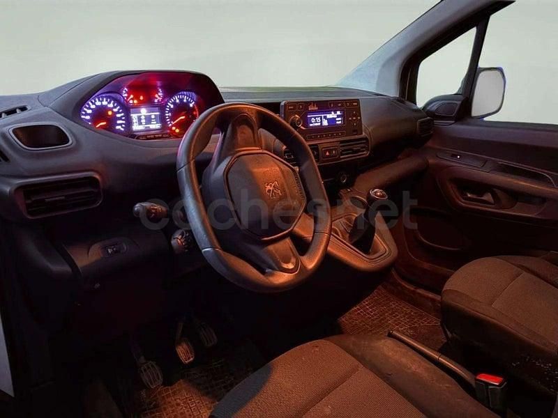 Usado Peugeot Rifter Active 100 CV (73 kW) 2018 Blanco Monovolumen