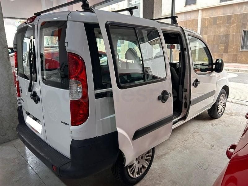 Usado Fiat Doblò Active 75 CV (55 kW) 2010 Blanco Monovolumen