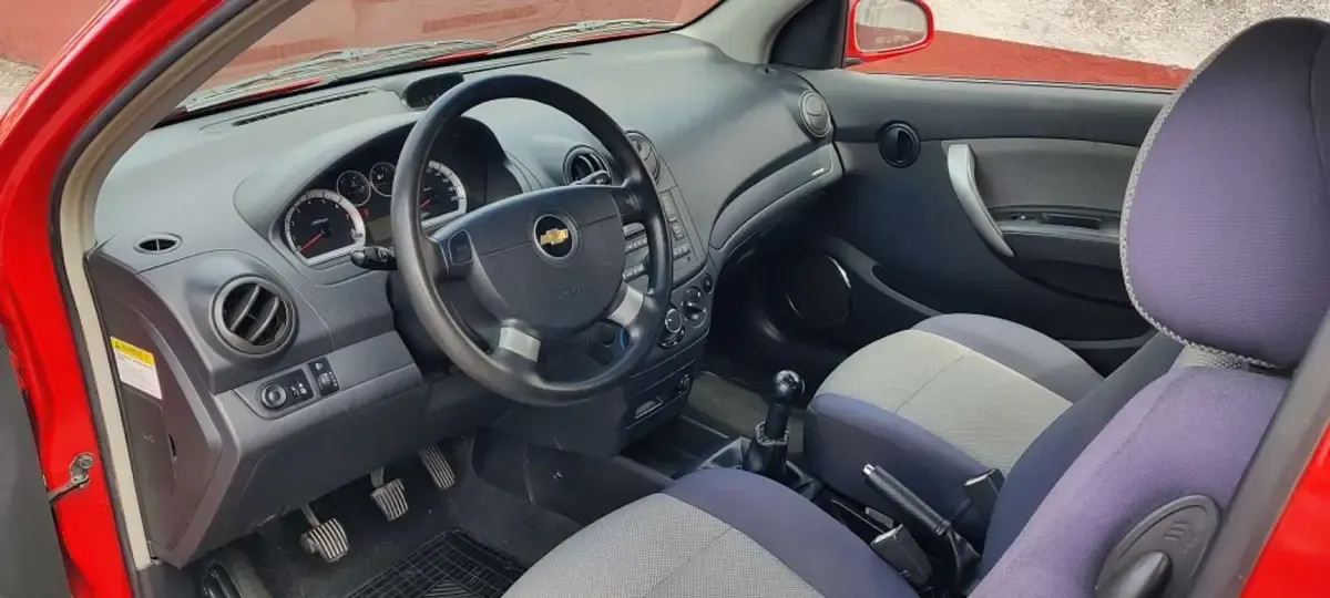 Usado Chevrolet Aveo LS 84 CV (61 kW) 2009 Rojo Utilitario