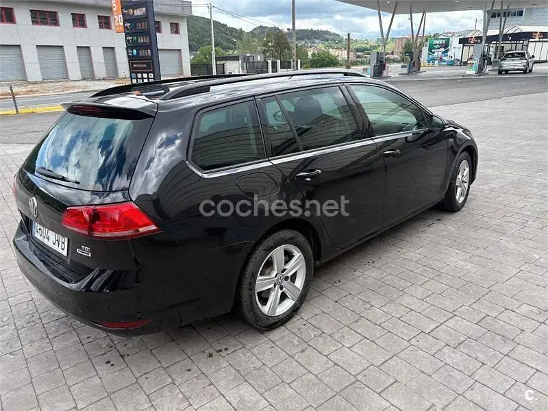 Usado VW Golf VII Advance 110 CV (80 kW) 2016 Negro Familiar