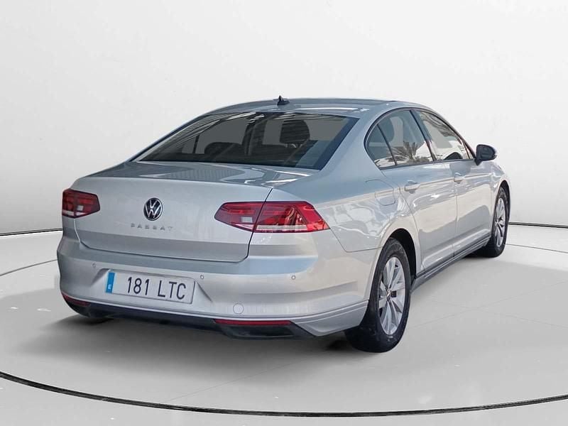 Usado VW Passat 150 CV (110 kW) 2021 Gris Berlina