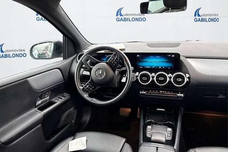 Usado Mercedes B180 116 CV (85 kW) 2021 Negro Monovolumen