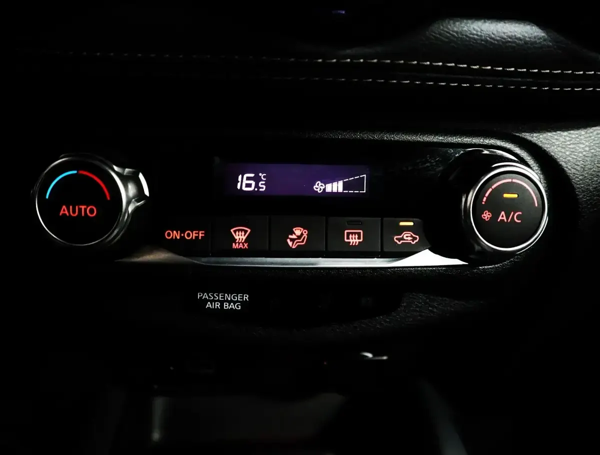 Usado Nissan Juke N-Connecta 114 CV (83 kW) 2021 Gris SUV