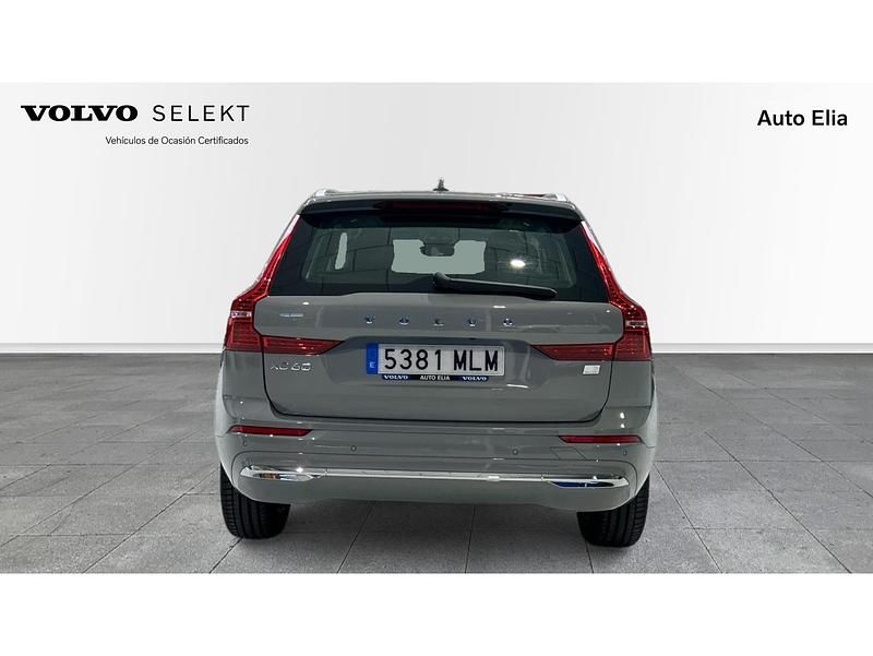 Usado Volvo XC60 Core 350 CV (257 kW) 2023 Gris SUV