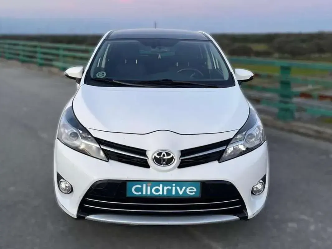 Usado Toyota Verso Advance 124 CV (91 kW) 2014 Blanco Monovolumen
