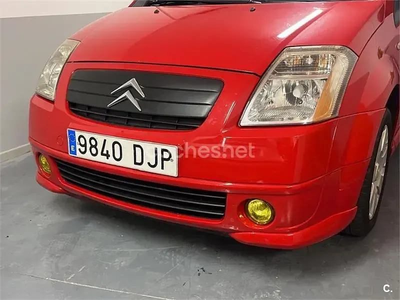 Usado Citroën C2 VTR Sport 70 CV (51 kW) 2006 Rojo Utilitario