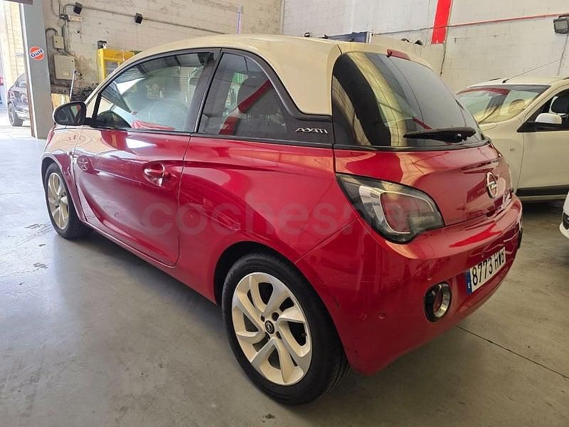Usado Opel Adam Glam 87 CV (63 kW) 2014 Rojo Utilitario