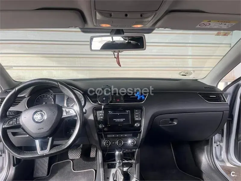 Usado Skoda Octavia Ambition 150 CV (110 kW) 2015 Gris / plata Familiar