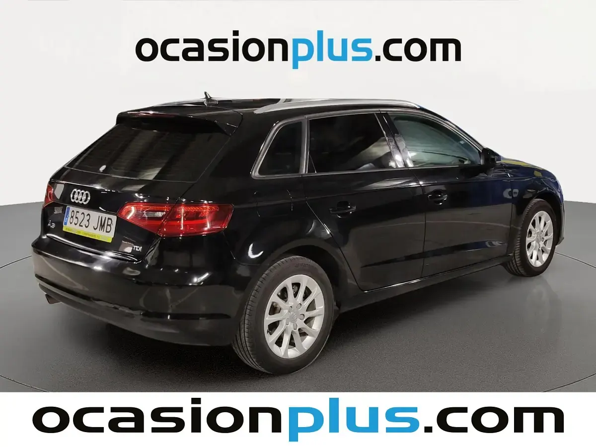 Usado Audi A3 Sportback Attraction 110 CV (80 kW) 2016 Negro Utilitario