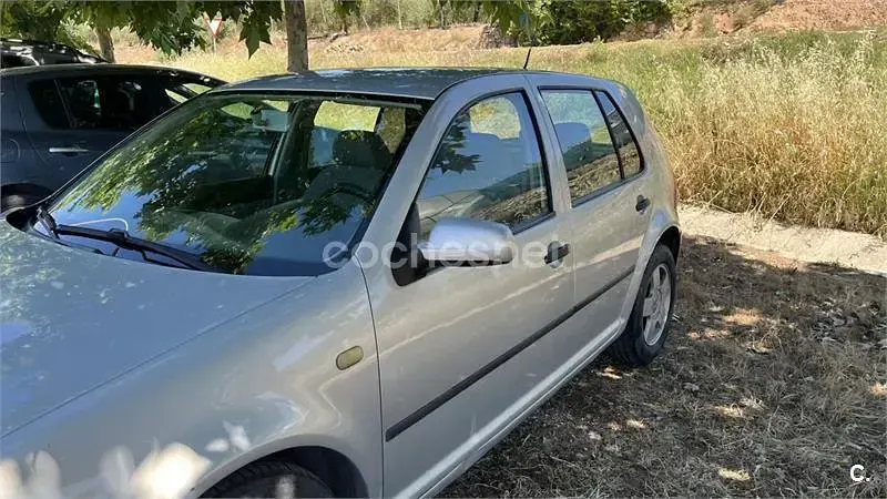 Usado VW Golf III Conceptline 100 CV (73 kW) 1999 Gris / plata Berlina