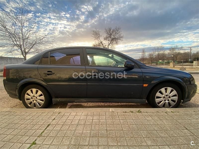 Usado Opel Vectra Comfort 100 CV (73 kW) 2002 Azul Berlina