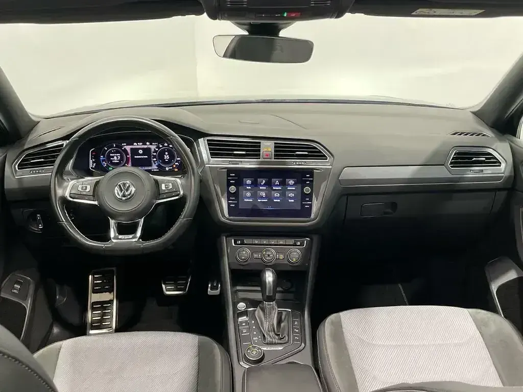 Usado VW Tiguan Sportline 200 CV (147 kW) 2021 Negro SUV
