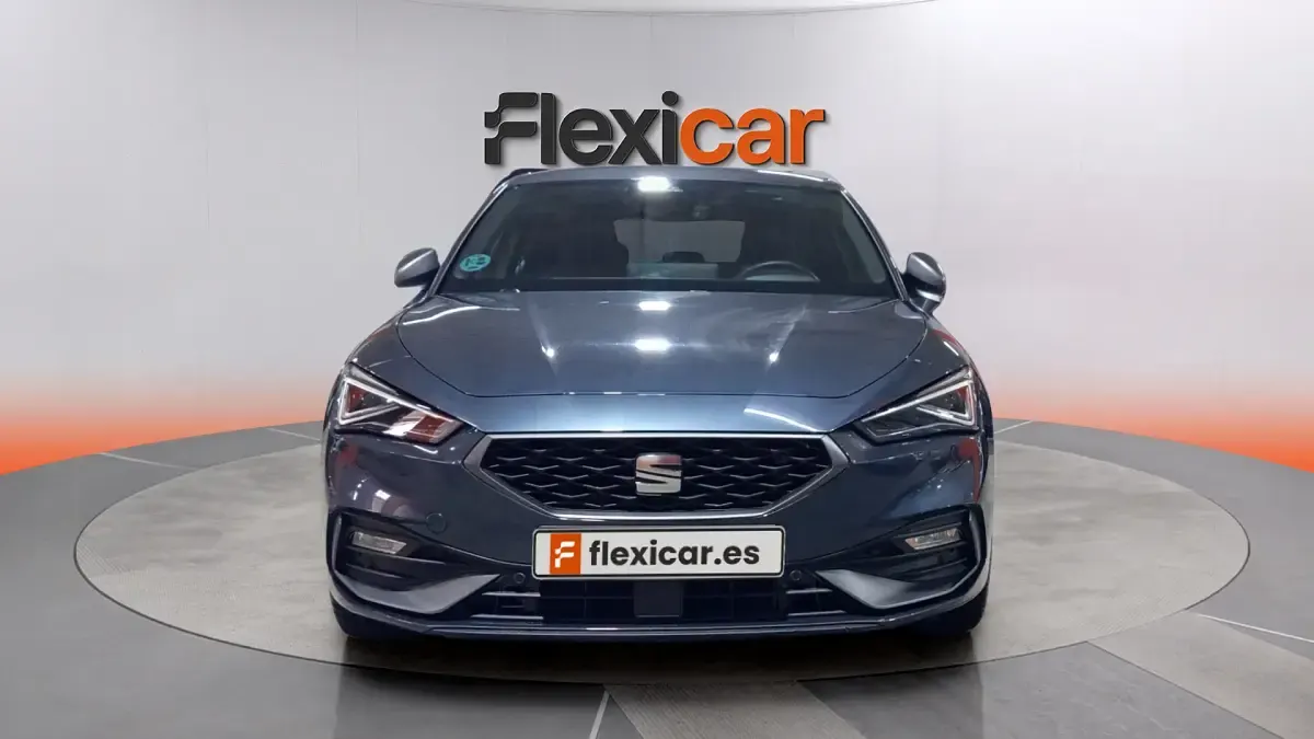 Usado Seat Leon FR 150 CV (110 kW) 2025 Gris Berlina