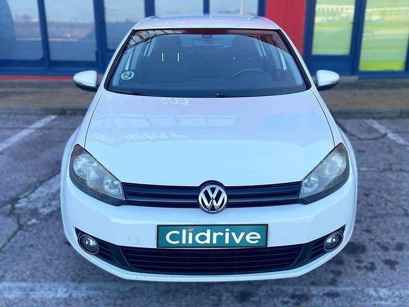 Usado VW Golf VII Advance 105 CV (77 kW) 2012 Blanco Familiar