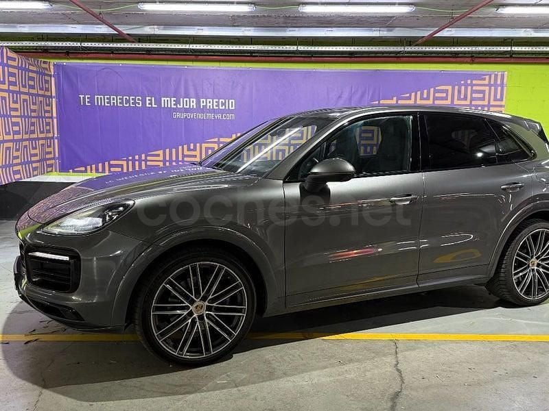 Usado Porsche Cayenne 462 CV (339 kW) 2019 Gris / plata SUV