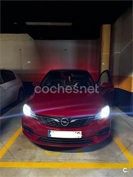 Rojo Usado 2020 Opel Astra Berlina | 11.000 € (Precio justo) - Imagen 1/4