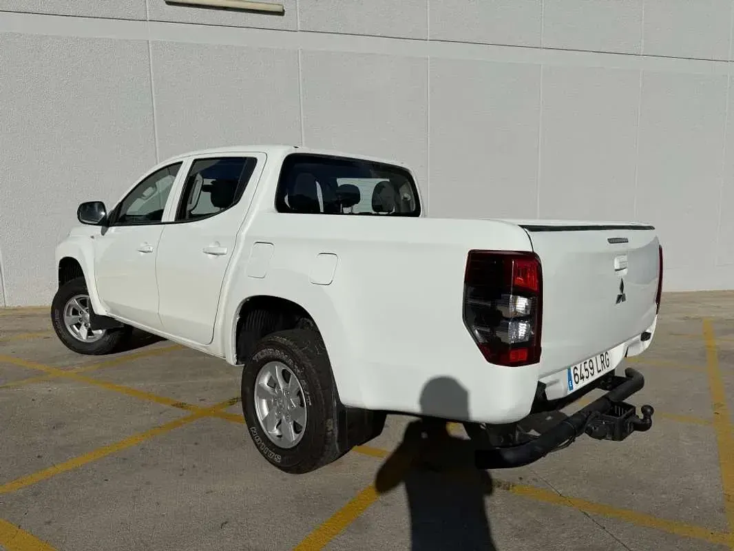 Usado Mitsubishi L200 150 CV (110 kW) 2020 Blanco Pickup/Camioneta