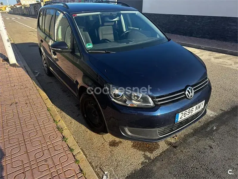 Usado VW Touran Advance 140 CV (102 kW) 2014 Azul Monovolumen