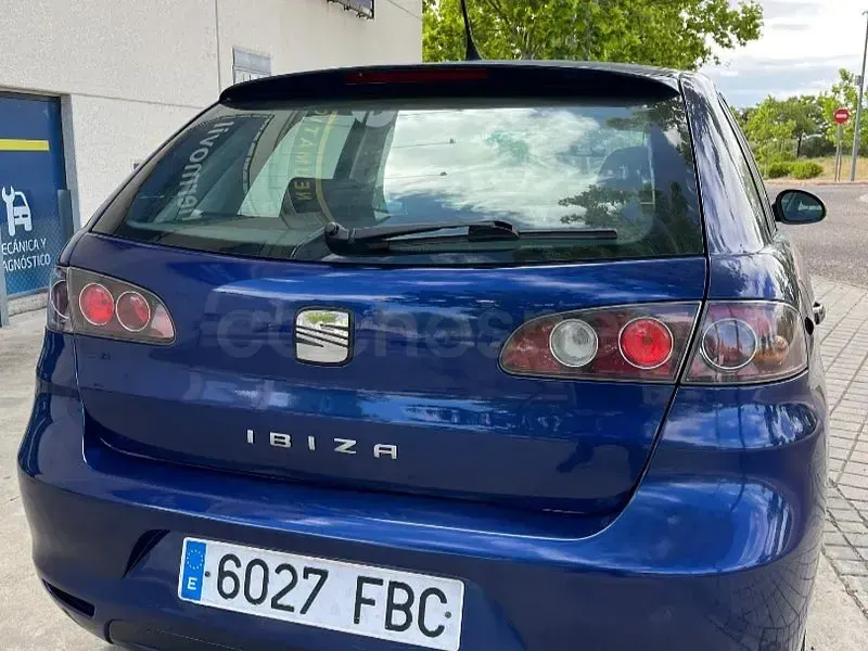 Usado Seat Ibiza Reference 80 CV (58 kW) 2006 Azul Utilitario