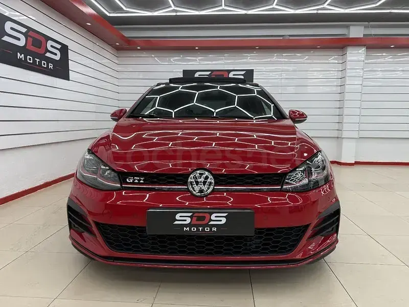 Usado VW Golf VII R 310 CV (228 kW) 2017 Rojo Familiar