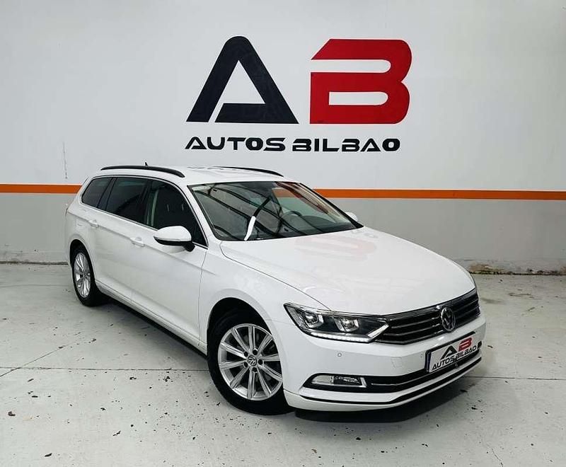 Usado VW Passat Sportline 150 CV (110 kW) 2018 Blanco Familiar