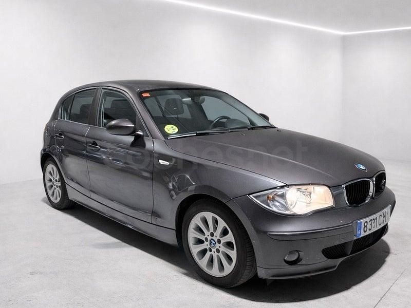 Usado BMW 118 143 CV (105 kW) 2007 Negro Utilitario
