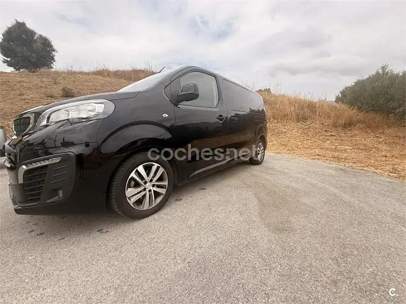 Usado Peugeot Traveller Allure 150 CV (110 kW) 2021 Negro Monovolumen