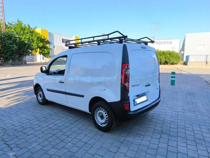 Usado Renault Kangoo 70 CV (51 kW) 2011 Blanco Monovolumen